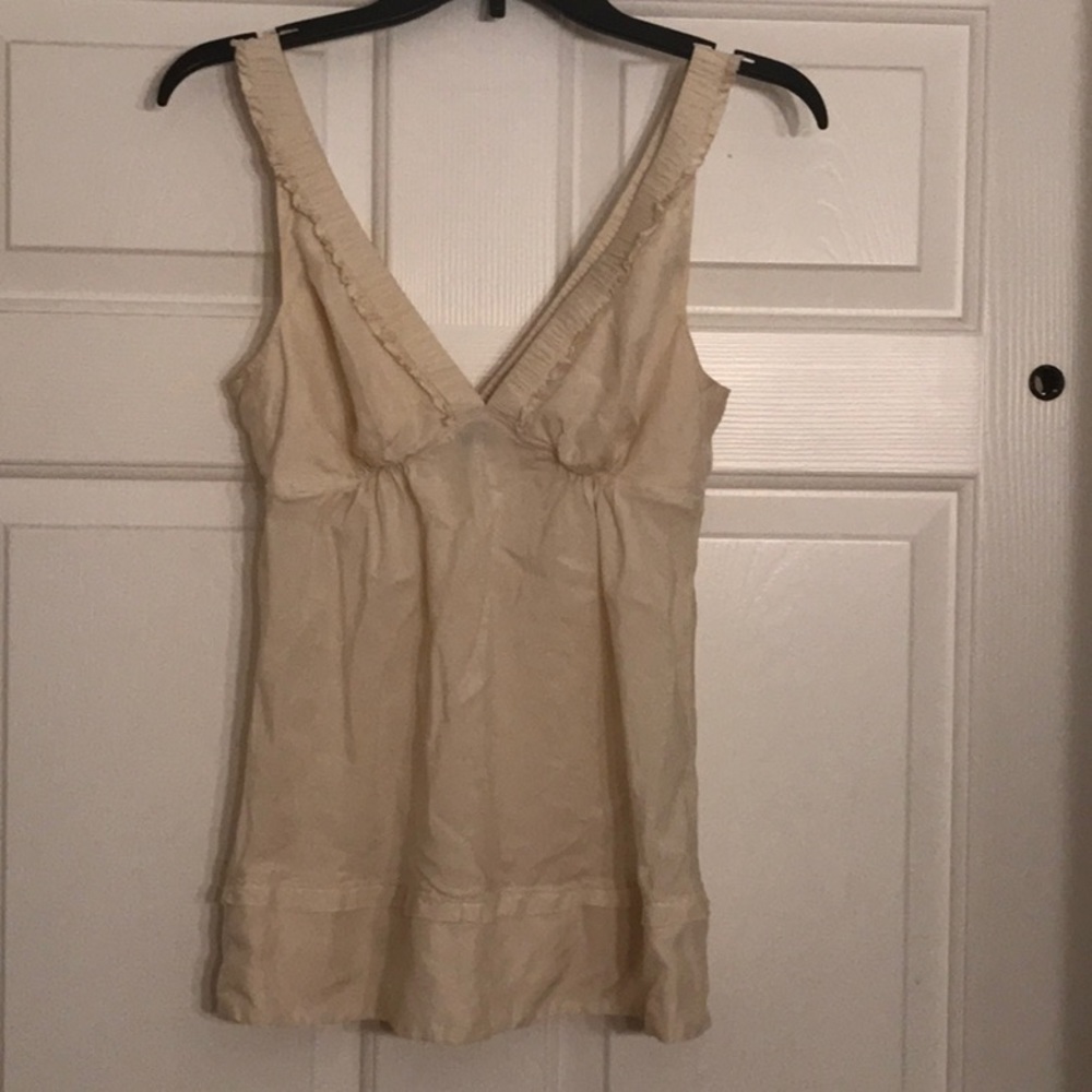 GAP size 4 silk tank top in great condition